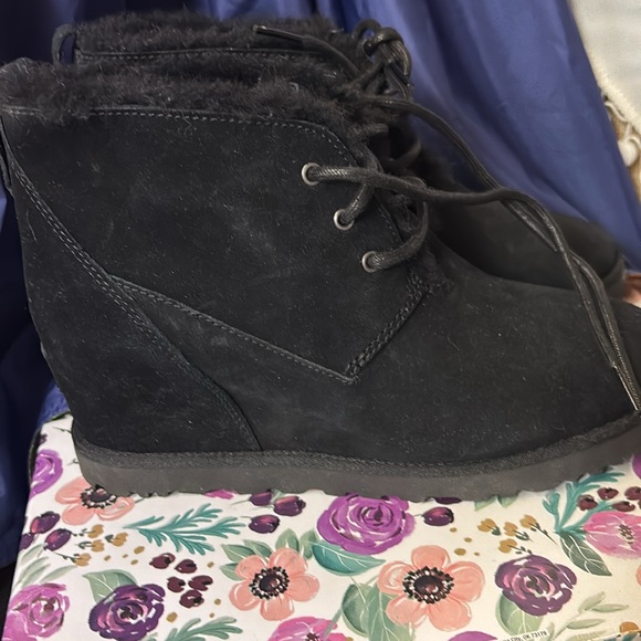 UGG Classic Femme Lace Bootie Black size 8.5 - Picture 4 of 11